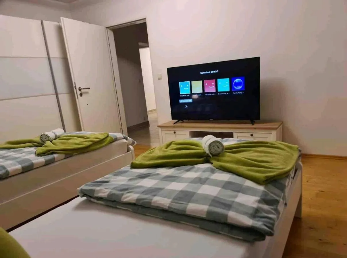 Messe Playmobil Hub: Self Check-In & Netflix Near Nürnberg Apartment Schwabach