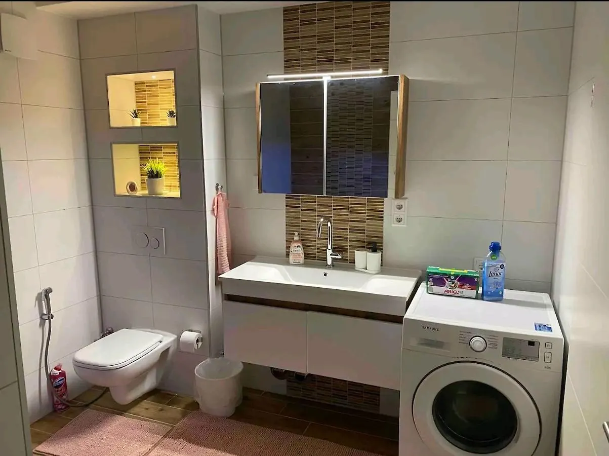 Messe Playmobil Hub: Self Check-In & Netflix Near Nürnberg Apartment Schwabach