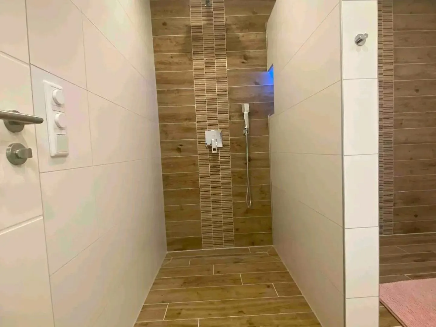 Messe Playmobil Hub: Self Check-In & Netflix Near Nürnberg Apartment Schwabach