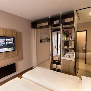 2* Hotel 24seven